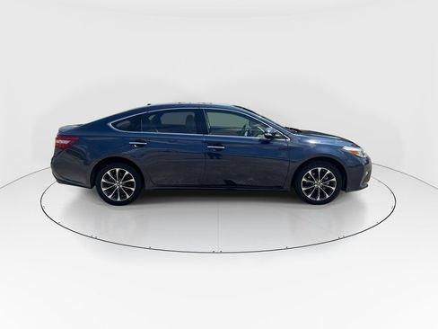 Used 2017 Toyota Avalon XLE Plus FWD image 9