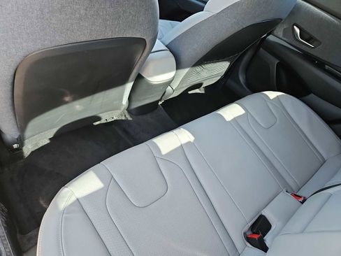 Certified 2022 Hyundai Elantra Limited w/ Cargo Package image 18