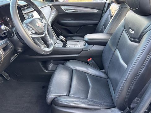 Used 2017 Cadillac XT5 Luxury w/ Driver Awareness Package image 16