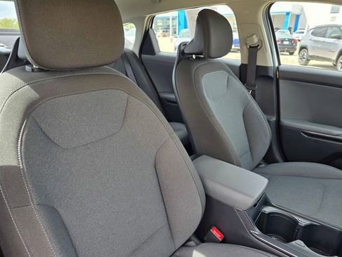 Used 2025 Kia K4 FWD image 19