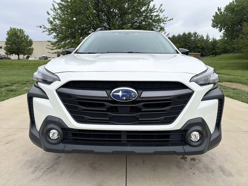 Used 2024 Subaru Outback Premium AWD/4WD image 9
