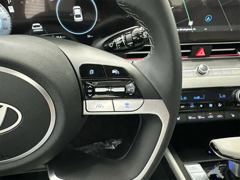 New 2025 Hyundai Elantra Limited image 26