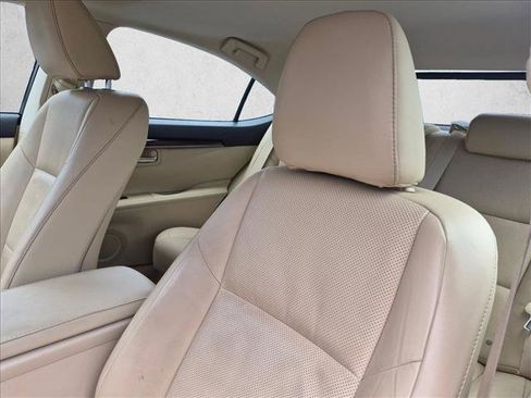 Used 2015 Lexus ES 350 w/ Luxury Package FWD image 5