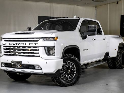 Used 2022 Chevrolet Silverado 3500 LTZ w/ LTZ Convenience Package image 5