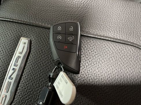 Used 2024 GMC Sierra 3500 Denali image 30