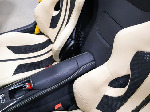 Used 2022 Ferrari 812 GTS image 46