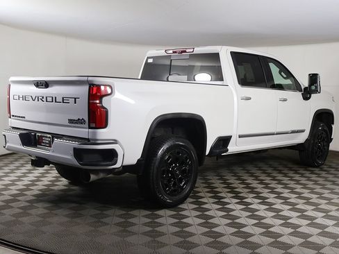Used 2025 Chevrolet Silverado 2500 High Country w/ Technology Package AWD/4WD image 13