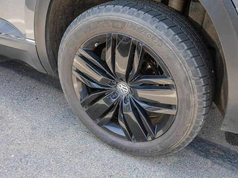 Used 2018 Volkswagen Atlas SEL FWD image 19