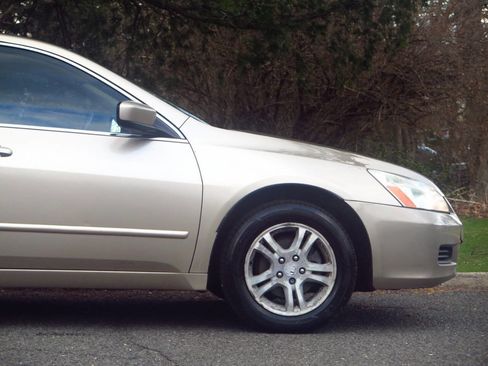 Used 2006 Honda Accord EX image 29