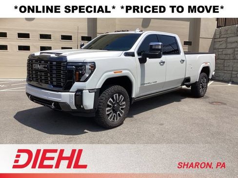 Used 2024 GMC Sierra 3500 Denali Ultimate AWD/4WD image 3