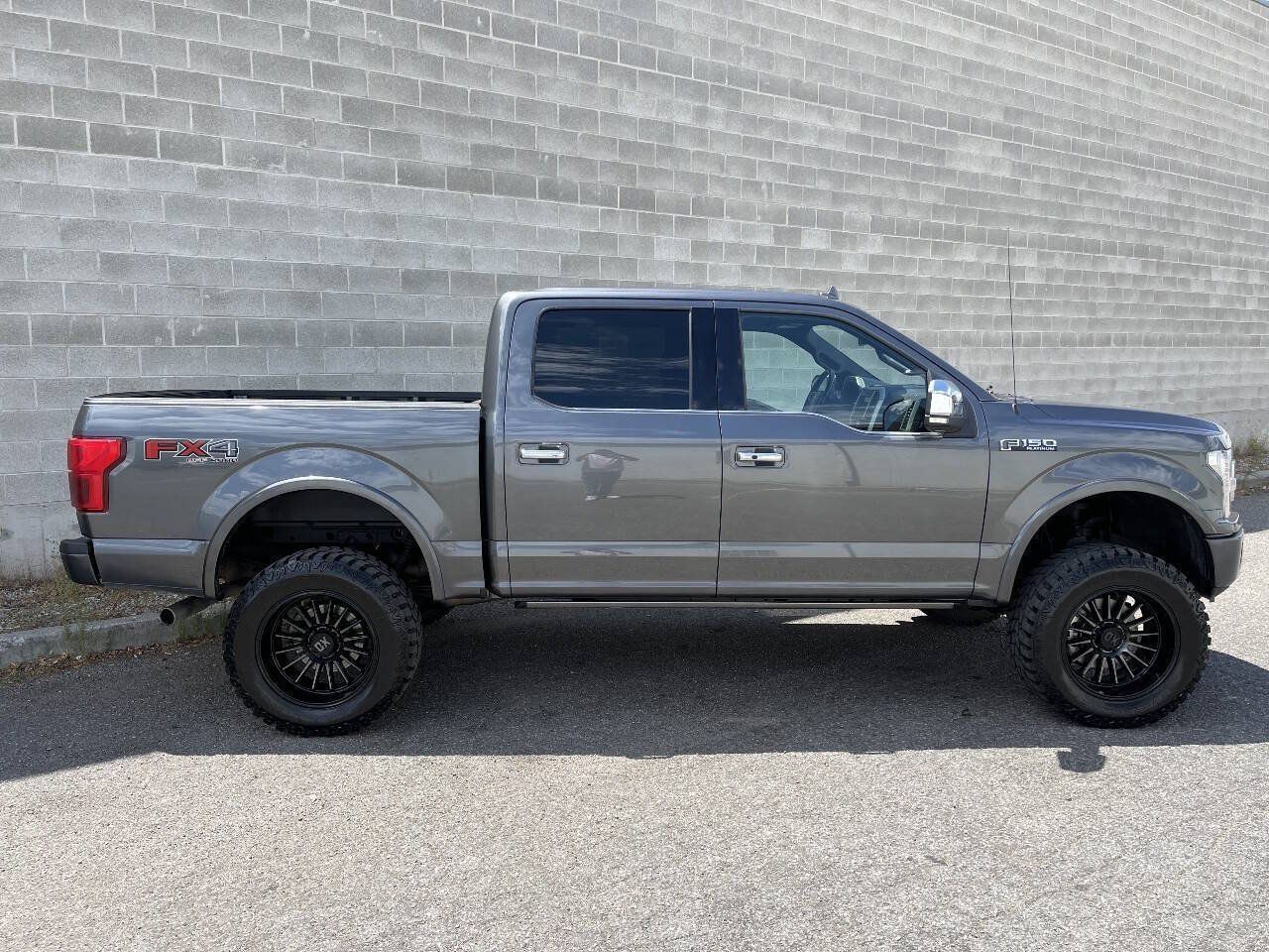 Used 2019 Ford F150 Platinum w/ Max Trailer Tow Package AWD/4WD image 3