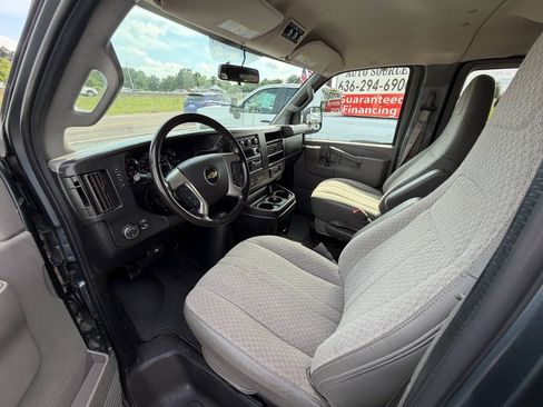 Used 2017 Chevrolet Express 3500 LT w/ LT Preferred Equipment Group RWD image 9