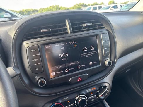 Used 2025 Kia Soul LX w/ LX Technology Package FWD image 20