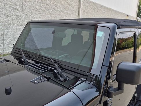 Used 2009 Jeep Wrangler Unlimited Rubicon w/ Trailer Tow Group AWD/4WD image 13