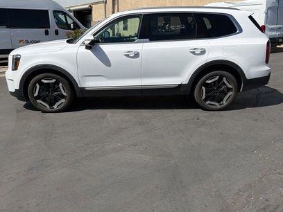 Used 2025 Kia Telluride S