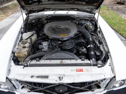 Used 1988 Mercedes-Benz 560 SL image 18