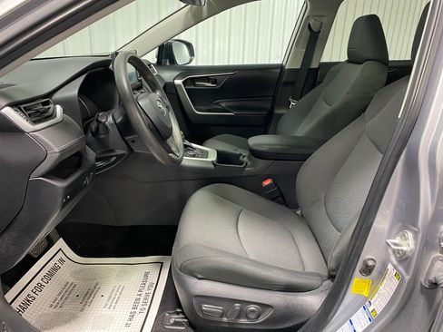 Used 2022 Toyota RAV4 XLE image 5