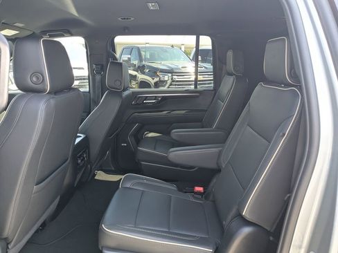 Certified 2025 Chevrolet Suburban Premier RWD image 13