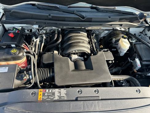 Used 2018 GMC Sierra 1500 SLE w/ SLE Value Package AWD/4WD image 17
