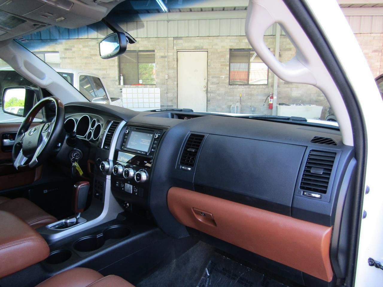Used 2016 Toyota Sequoia Platinum AWD/4WD image 13