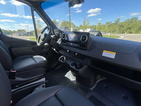 New 2026 Mercedes-Benz Sprinter 2500 image 10