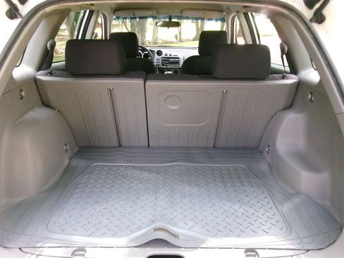 Used 2005 Pontiac Vibe w/ Power Group Value Package FWD image 30