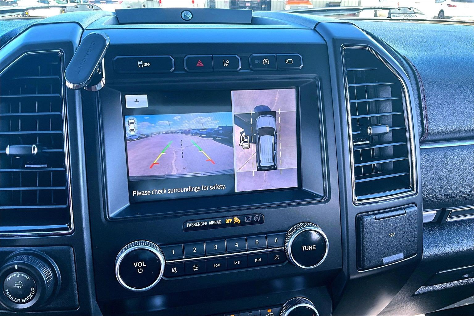 Used 2020 Ford Expedition Limited w/ Equipment Group 303A RWD image 23