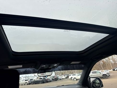 Certified 2024 GMC Yukon Denali Ultimate image 27