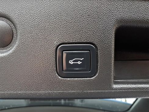 Used 2022 Chevrolet Equinox Premier image 33