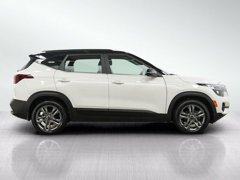 Used 2023 Kia Seltos S w/ Navigation Package FWD image 6