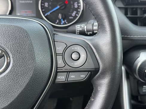 Used 2022 Toyota RAV4 XLE image 26