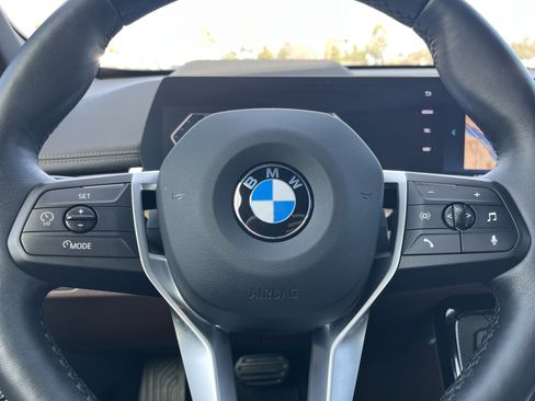 Used 2025 BMW X1 xDrive28i w/ Technology Package image 12