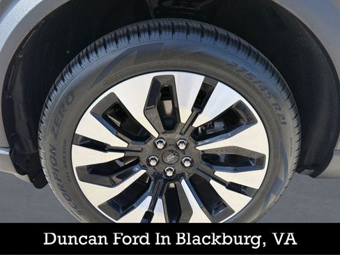 New 2026 Ford Explorer Platinum AWD/4WD image 9