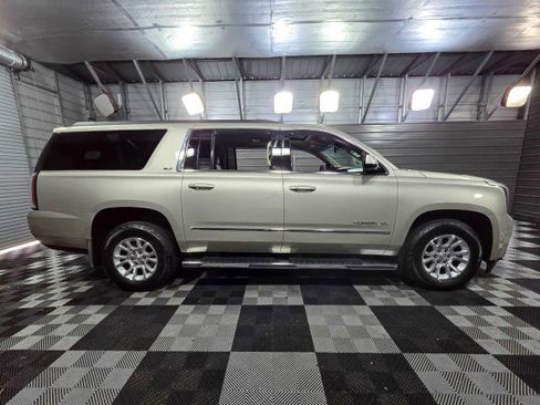 Used 2017 GMC Yukon XL SLT w/ Open Road Package image 9