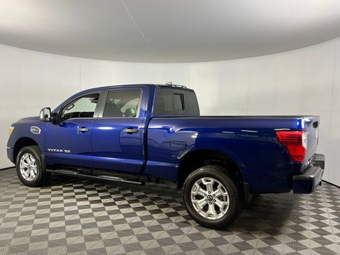 Used 2024 Nissan Titan SV w/ SV Convenience Package image 8