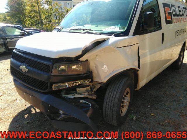 Used 2018 Chevrolet Express 2500 w/ Driver Convenience Package RWD image 9