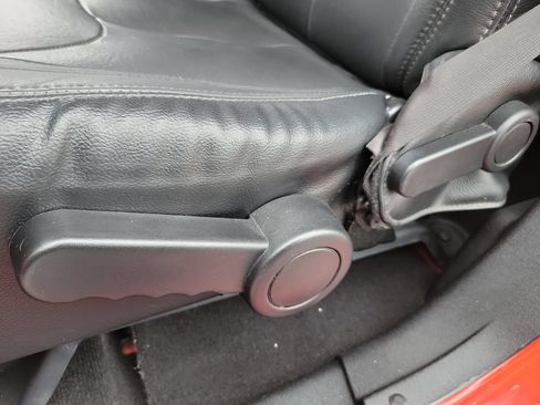 Used 2018 Jeep Wrangler Unlimited Sahara AWD/4WD image 15