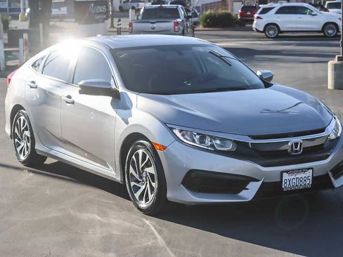 Used 2018 Honda Civic EX image 5
