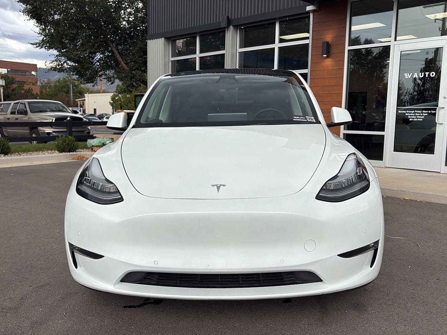 Used 2022 Tesla Model Y Long Range AWD/4WD image 3