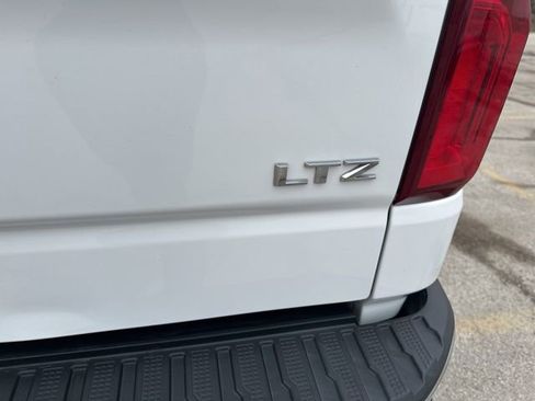 Used 2019 Chevrolet Silverado 1500 LTZ w/ LTZ Premium Package image 15