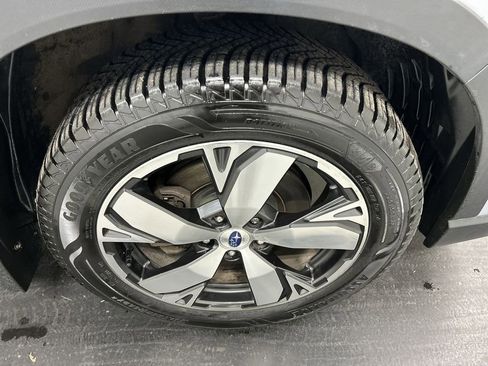 Used 2021 Subaru Forester Touring image 8