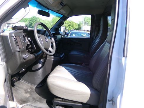 Used 2018 GMC Savana 3500 LS w/ Cold Climate Package RWD image 12