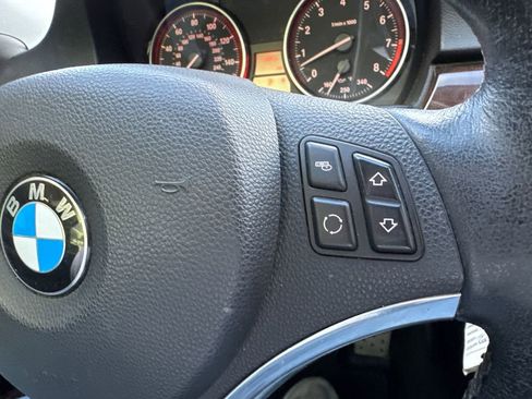 Used 2011 BMW 335i xDrive Coupe image 25