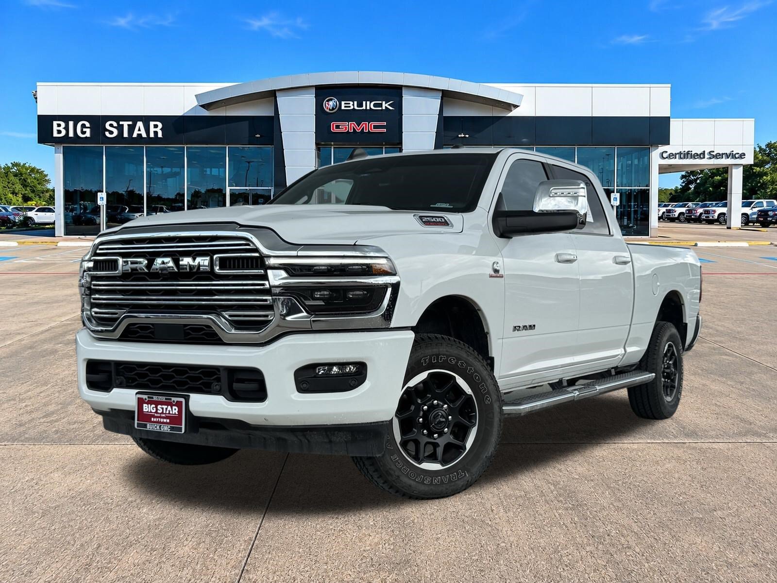 Used 2025 RAM 2500 Laramie AWD/4WD image 2