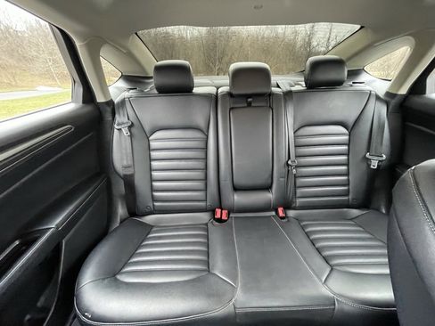 Used 2019 Ford Fusion SEL image 15