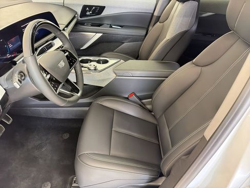 New 2025 Cadillac Optiq Luxury 1 AWD/4WD image 20