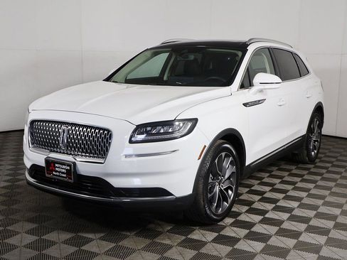 Used 2022 Lincoln Nautilus Reserve image 10