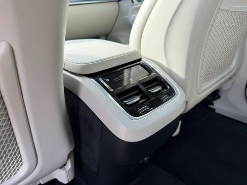 Used 2020 Volvo XC90 T6 Momentum w/ Protection Package Premier AWD/4WD image 13