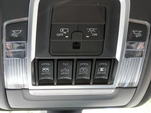 Used 2020 RAM 1500 Big Horn AWD/4WD image 33