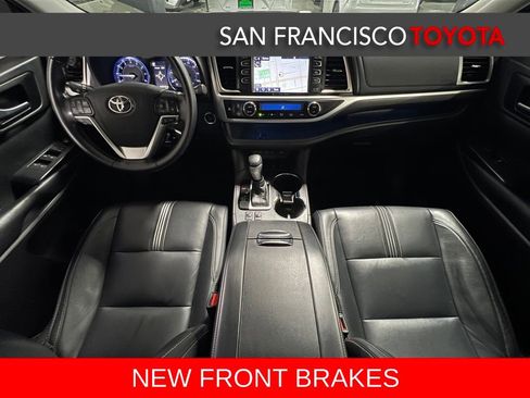 Used 2018 Toyota Highlander SE image 25